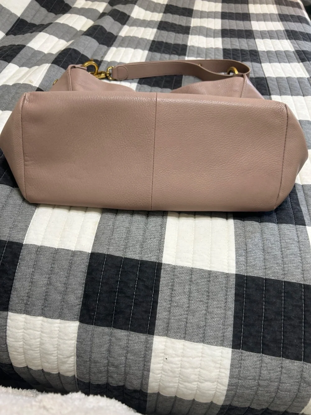 HOBO Pebble Grain Leather